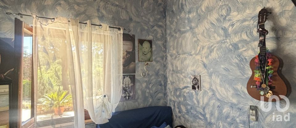 Casale 5 locali di 140 m² in Poggibonsi (53036)