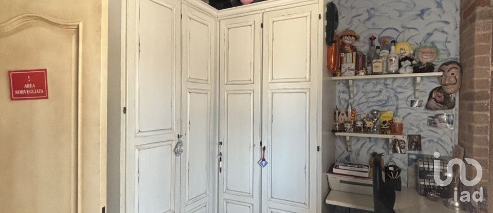 Casale 5 locali di 140 m² in Poggibonsi (53036)