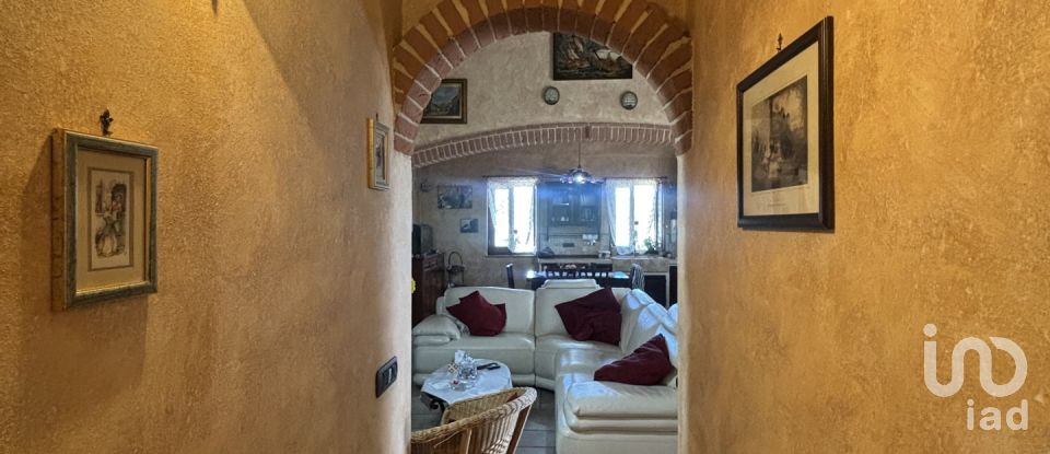 Casale 5 locali di 140 m² in Poggibonsi (53036)