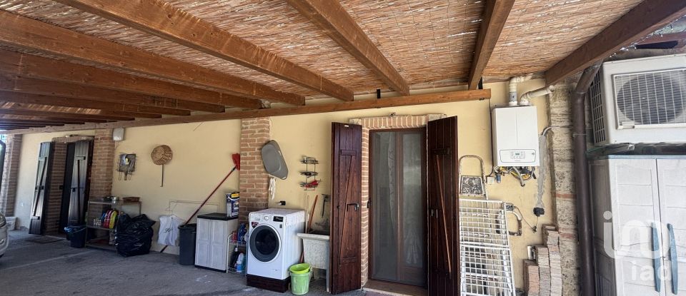 Casale 5 locali di 140 m² in Poggibonsi (53036)