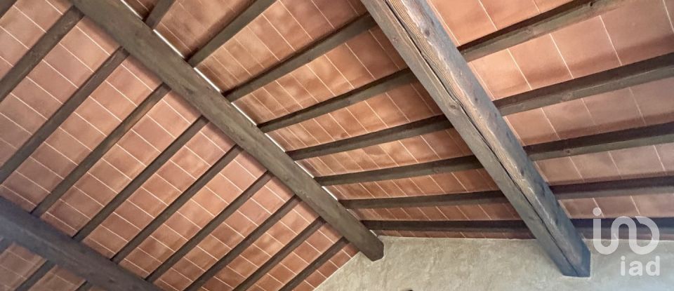 Casale 5 locali di 140 m² in Poggibonsi (53036)