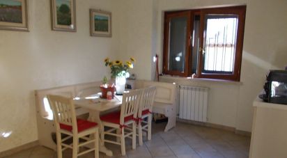 Casa indipendente / Villa 12 locali di 160 m² in Roma (00132)