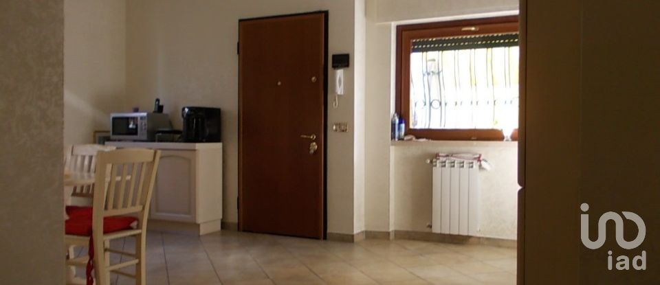 House 12 rooms of 160 m² in Roma (00132)