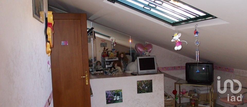 House 12 rooms of 160 m² in Roma (00132)