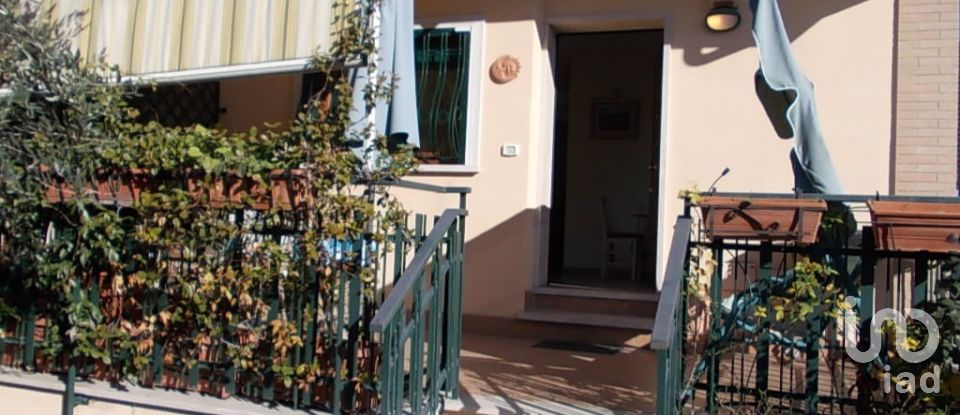 House 12 rooms of 160 m² in Roma (00132)