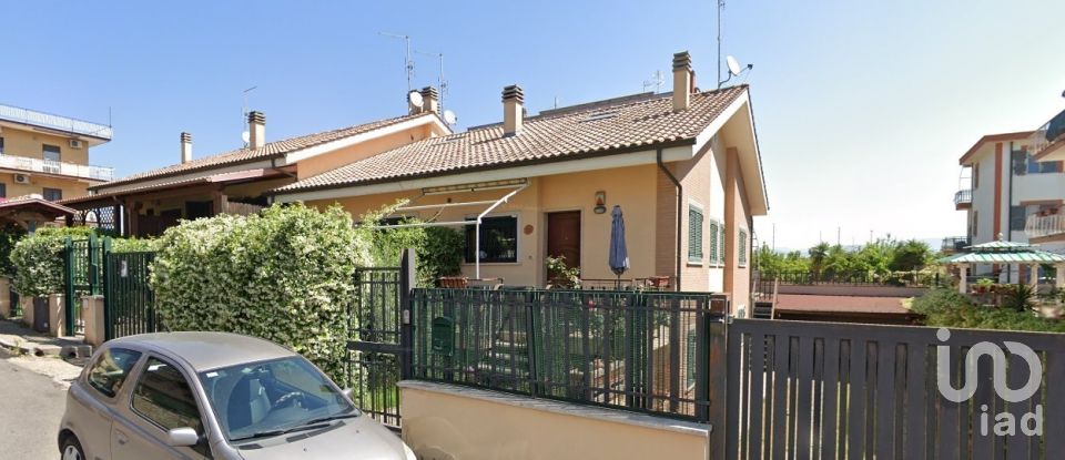 House 12 rooms of 160 m² in Roma (00132)