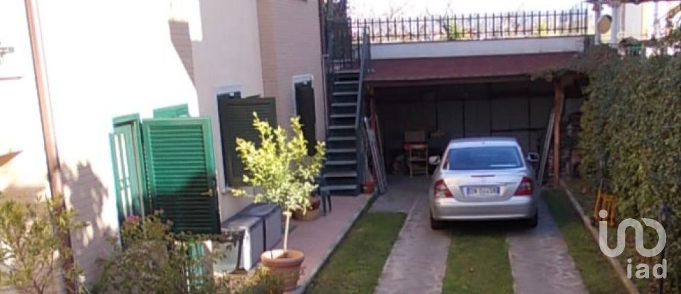 House 12 rooms of 160 m² in Roma (00132)