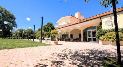 Hotel-ristorante di 1.200 m² in Bugnara (67030)