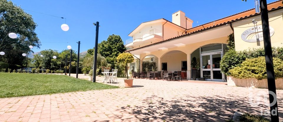 Hotel-ristorante di 1.200 m² in Bugnara (67030)