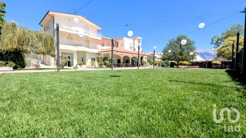 Hotel-ristorante di 1.200 m² in Bugnara (67030)