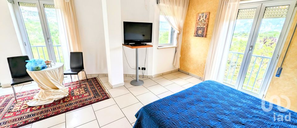 Hotel-ristorante di 1.200 m² in Bugnara (67030)