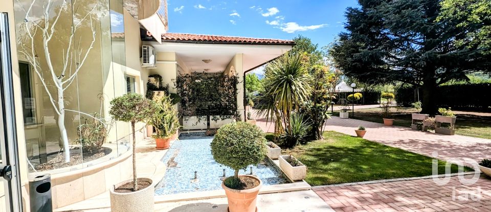 Hotel-ristorante di 1.200 m² in Bugnara (67030)