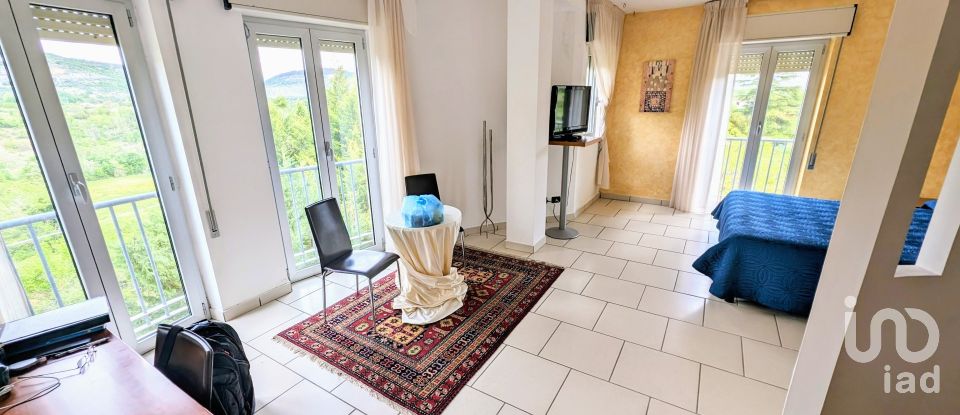 Hotel-ristorante di 1.200 m² in Bugnara (67030)