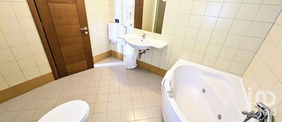 Hotel-ristorante di 1.200 m² in Bugnara (67030)