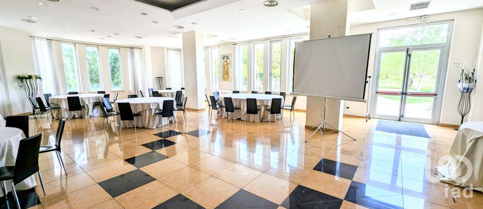 Hotel-ristorante di 1.200 m² in Bugnara (67030)