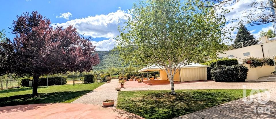 Hotel-ristorante di 1.200 m² in Bugnara (67030)