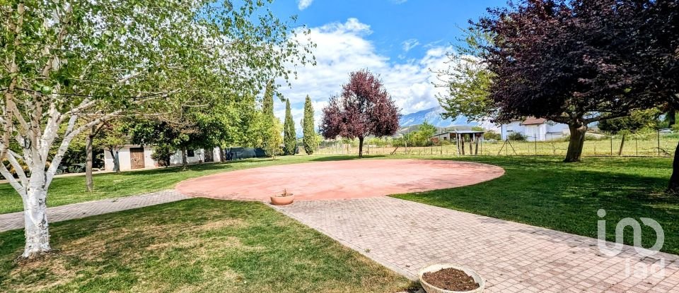 Hotel-ristorante di 1.200 m² in Bugnara (67030)