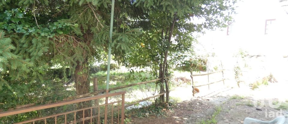 Apartment 5 rooms of 60 m² in Carro (19012)