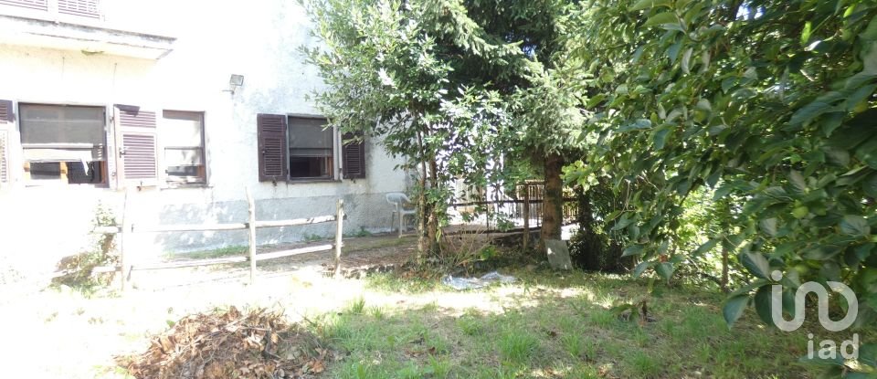 Apartment 5 rooms of 60 m² in Carro (19012)