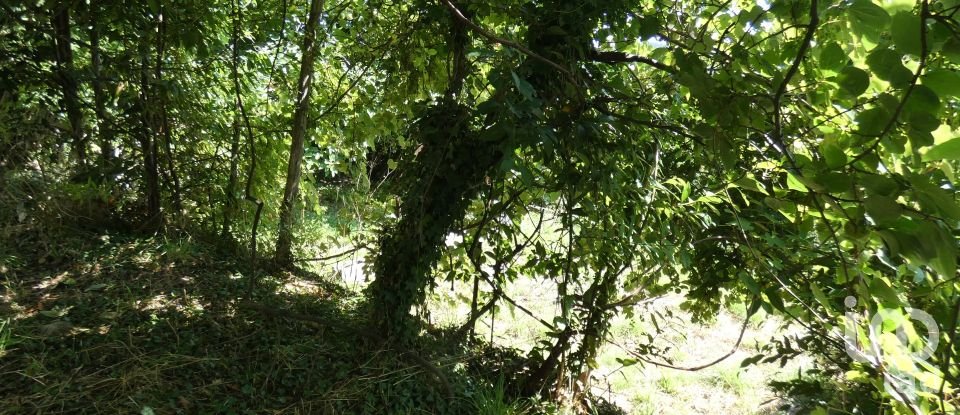 Apartment 5 rooms of 60 m² in Carro (19012)