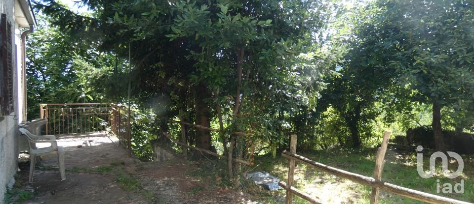 Apartment 5 rooms of 60 m² in Carro (19012)