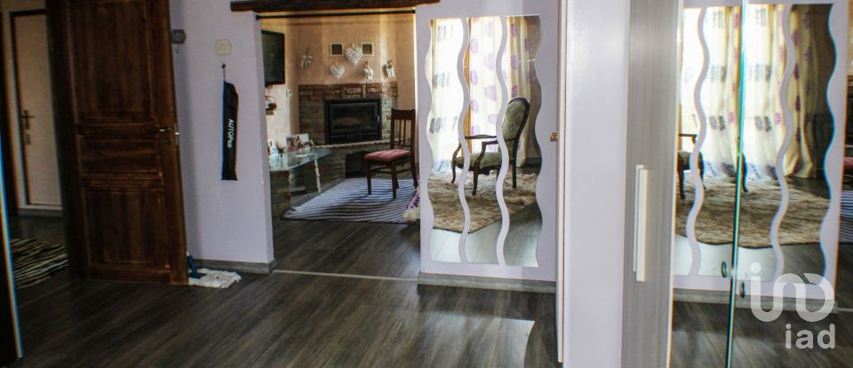 Casa indipendente / Villa 9 locali di 240 m² in Dego (17058)