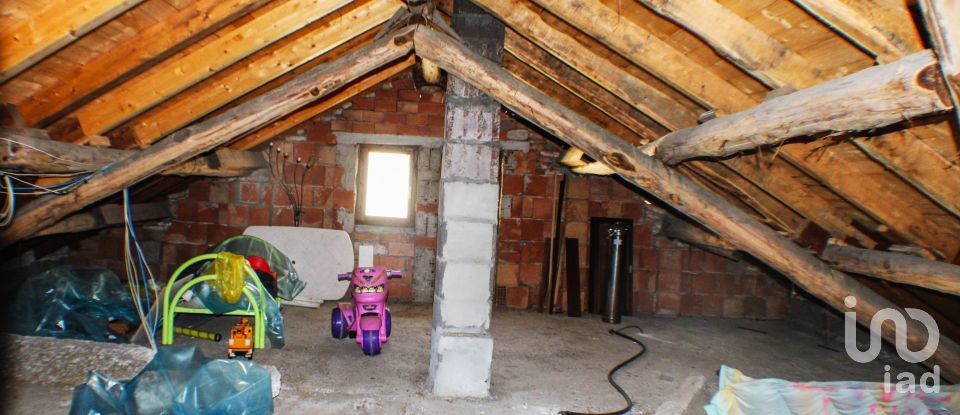 Casa indipendente / Villa 9 locali di 240 m² in Dego (17058)