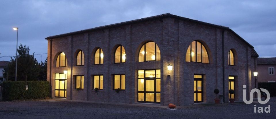 Casa indipendente / Villa 9 locali di 1.000 m² in Migliarino (44027)