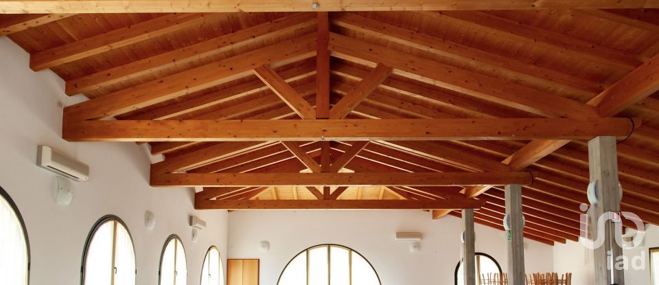 Casa indipendente / Villa 9 locali di 1.000 m² in Migliarino (44027)