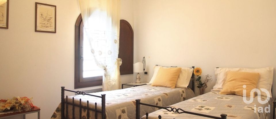 Casa indipendente / Villa 9 locali di 1.000 m² in Migliarino (44027)