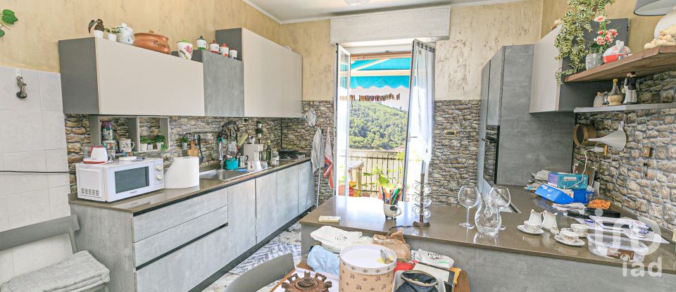 Appartamento 6 locali di 133 m² a Serra Riccò (16010)