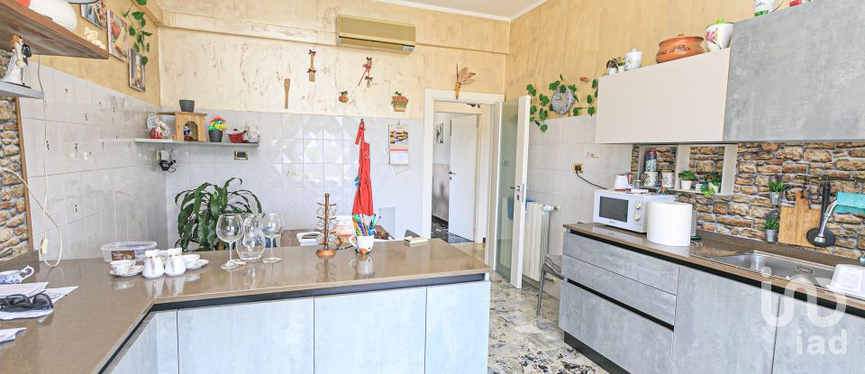 Appartamento 6 locali di 133 m² a Serra Riccò (16010)