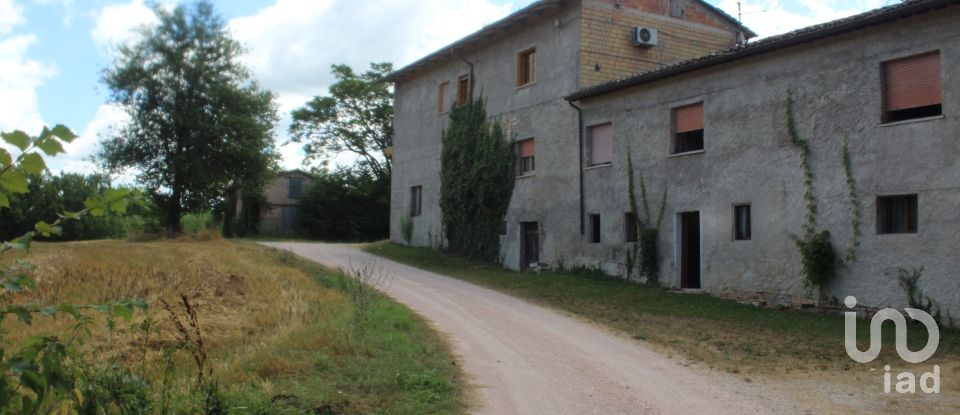 Casa indipendente 13 locali di 500 m² in Acqualagna (61041)