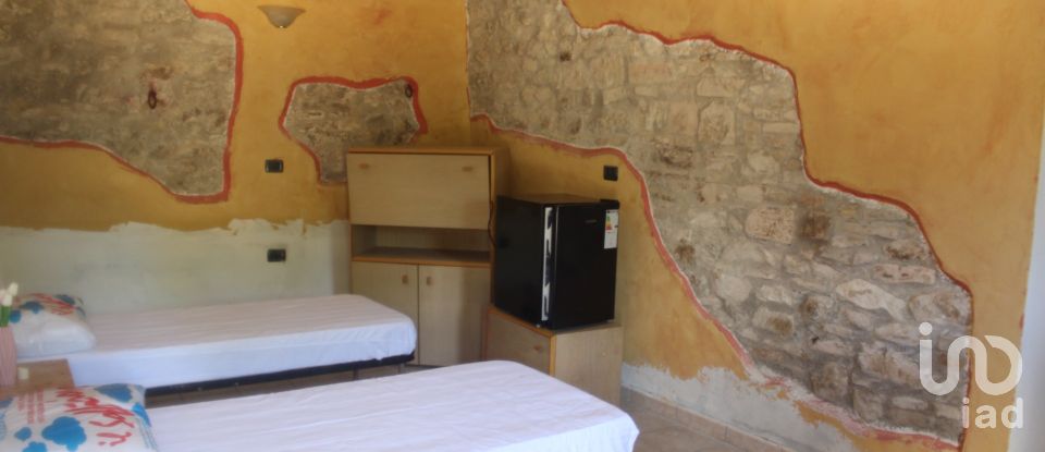 Casa indipendente 13 locali di 500 m² in Acqualagna (61041)