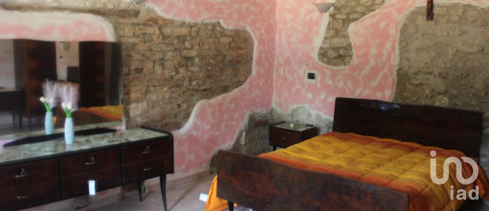 Casa indipendente 13 locali di 500 m² in Acqualagna (61041)