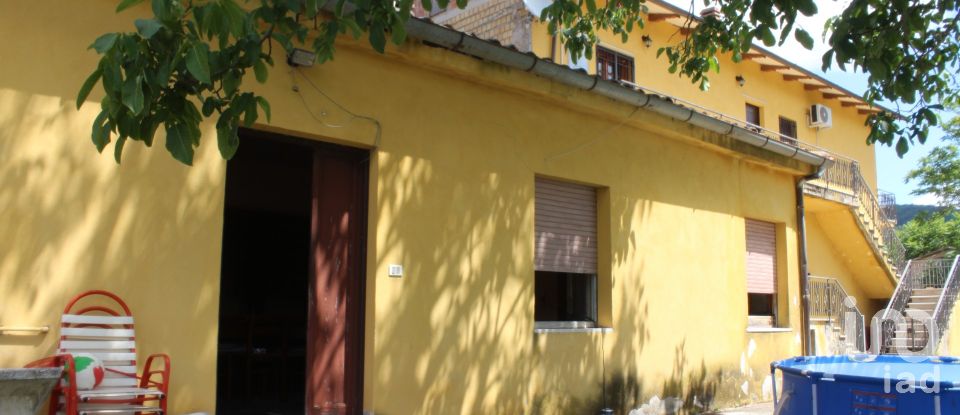 Casa indipendente 13 locali di 500 m² in Acqualagna (61041)