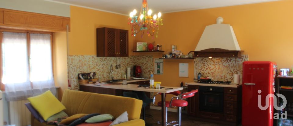 Casa indipendente 13 locali di 500 m² in Acqualagna (61041)