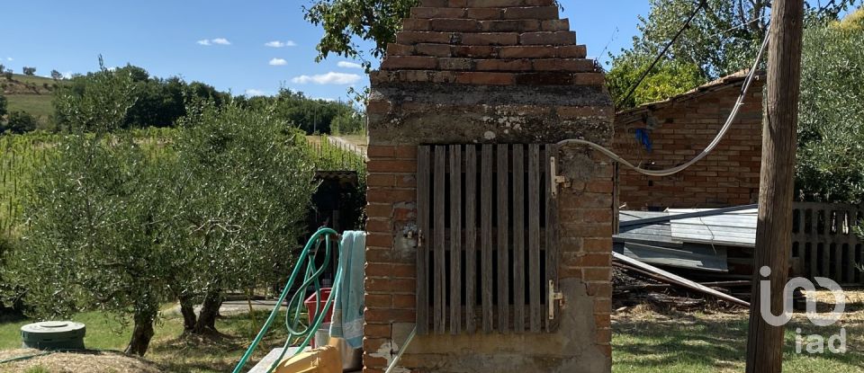 Rustico 18 locali di 498 m² in Chianciano Terme (53042)