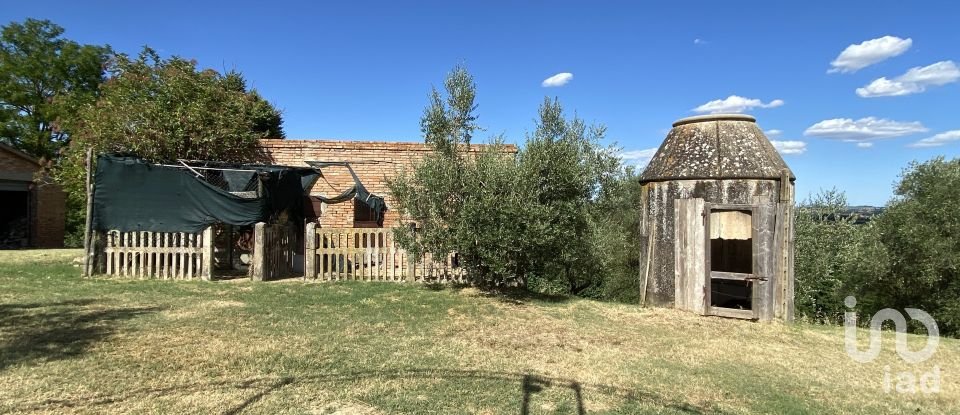 Rustico 18 locali di 498 m² in Chianciano Terme (53042)