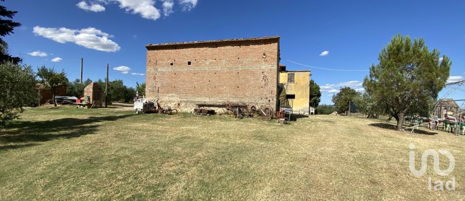Rustico 18 locali di 498 m² in Chianciano Terme (53042)