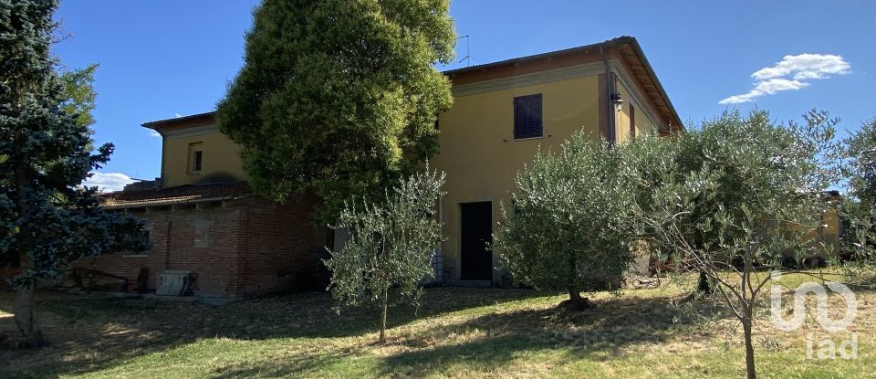 Rustico 18 locali di 498 m² in Chianciano Terme (53042)