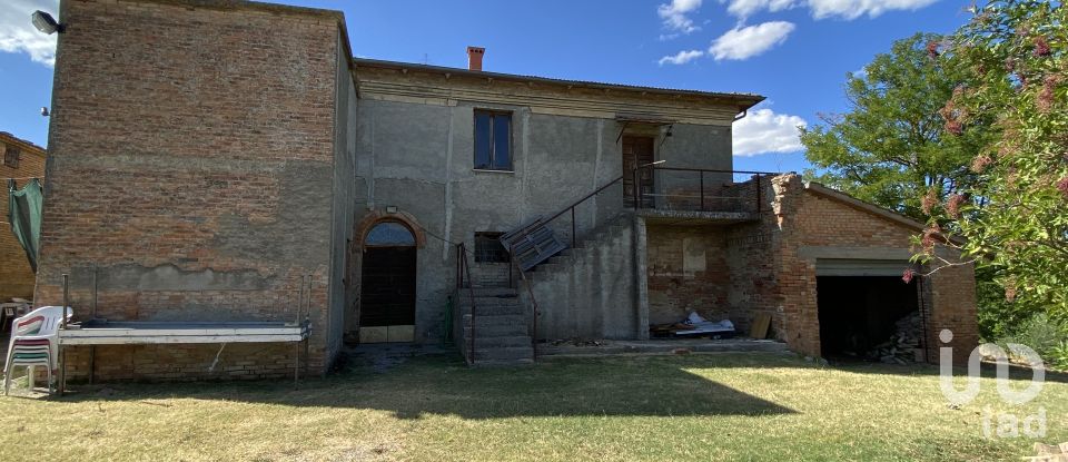 Rustico 18 locali di 498 m² in Chianciano Terme (53042)
