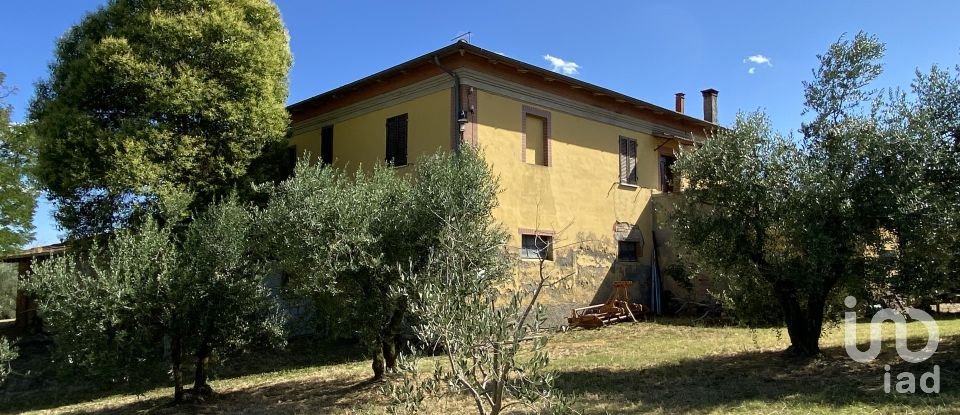 Rustico 18 locali di 498 m² in Chianciano Terme (53042)