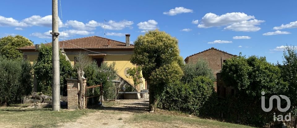 Rustico 18 locali di 498 m² in Chianciano Terme (53042)