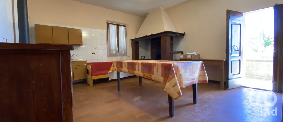 Rustico 18 locali di 498 m² in Chianciano Terme (53042)