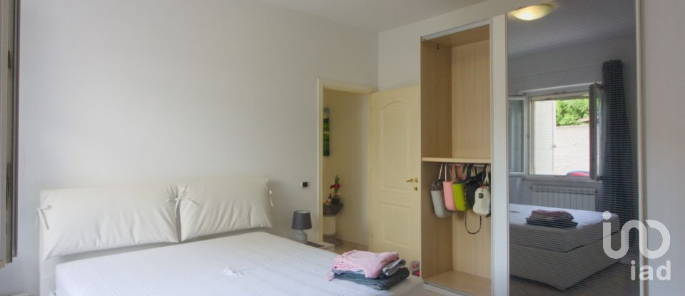 Appartamento 6 locali di 100 m² a Nettuno (00048)