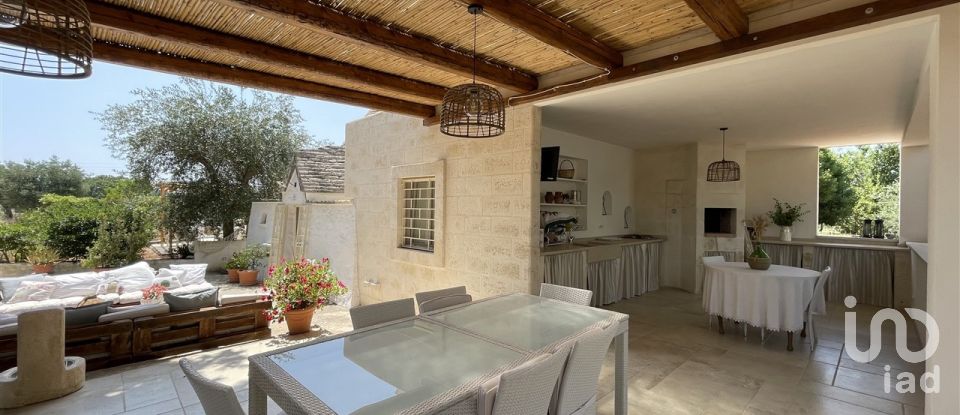 Trullo 5 locali di 100 m² in Cisternino (72014)