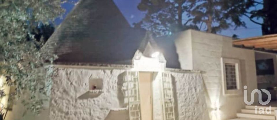 Trullo 5 locali di 100 m² in Cisternino (72014)