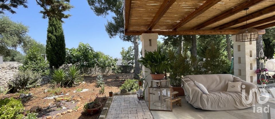 Trullo 5 locali di 100 m² in Cisternino (72014)