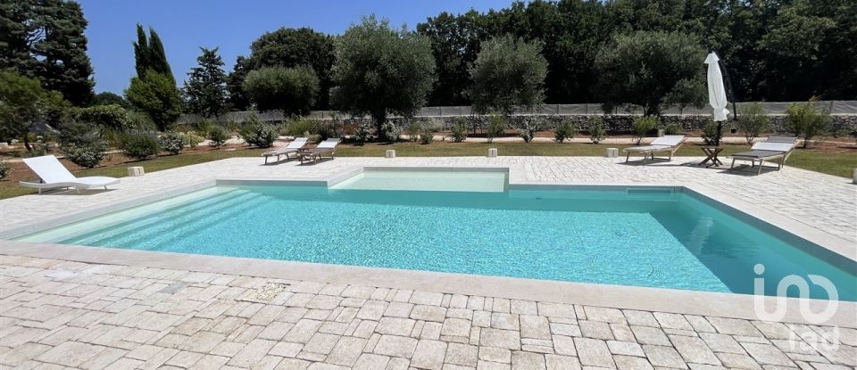 Trullo 5 locali di 100 m² in Cisternino (72014)